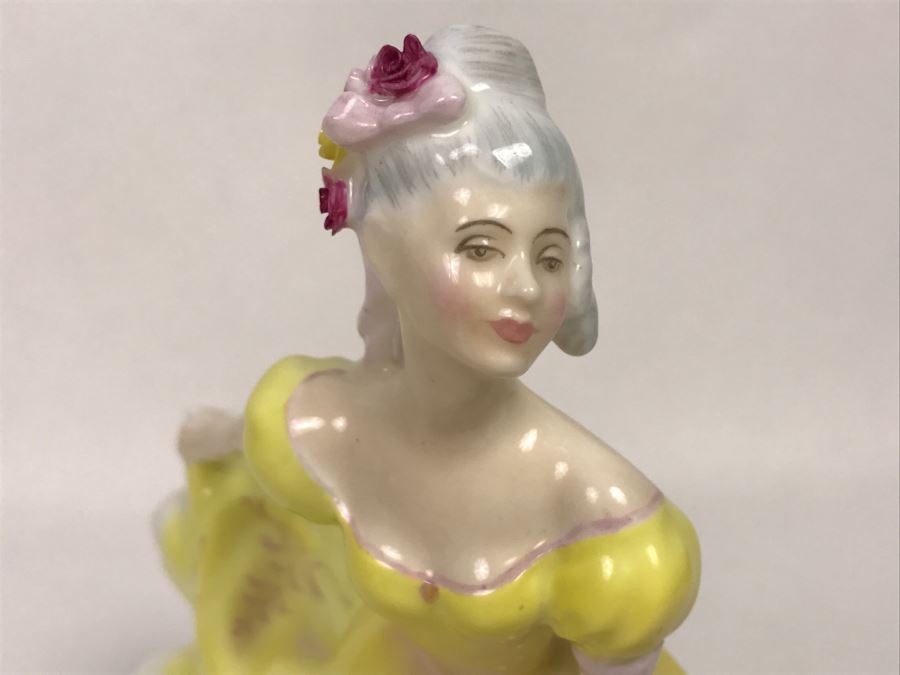Vintage Royal Doulton Figurine Ninette Modelled By Peggy Davies HN 2379 [Photo 4]