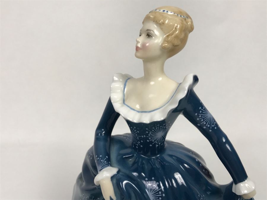 Vintage Royal Doulton Figurine Fragrance HN 2334 [Photo 13]