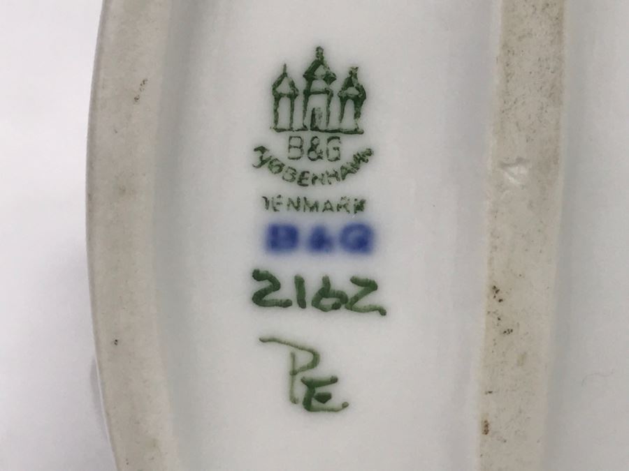 Vintage B&G Denmark Figurine 2162 Boy Kissing Girl [Photo 10]