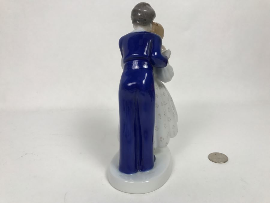 Vintage B&G Denmark Figurine 2162 Boy Kissing Girl [Photo 8]