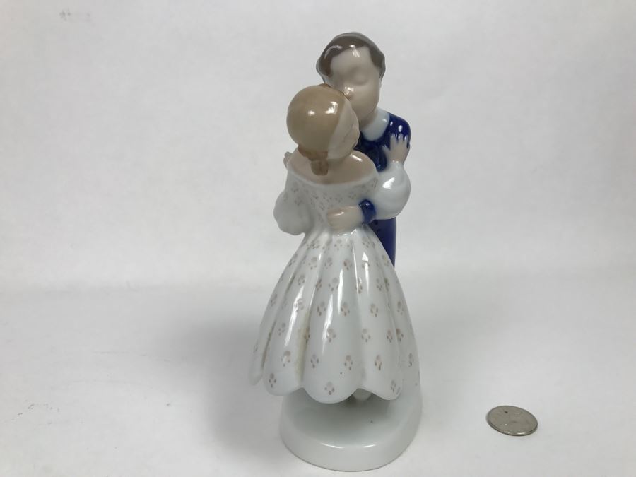 Vintage B&G Denmark Figurine 2162 Boy Kissing Girl [Photo 6]