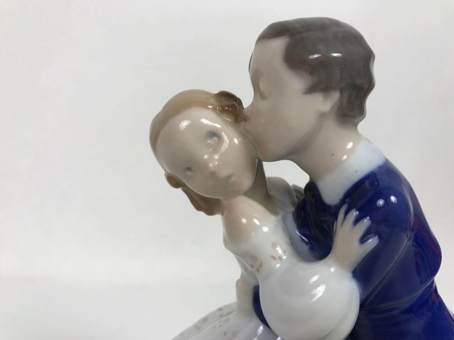 Vintage B&G Denmark Figurine 2162 Boy Kissing Girl