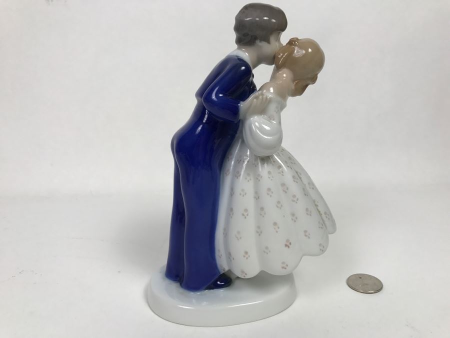 Vintage B&G Denmark Figurine 2162 Boy Kissing Girl [Photo 7]