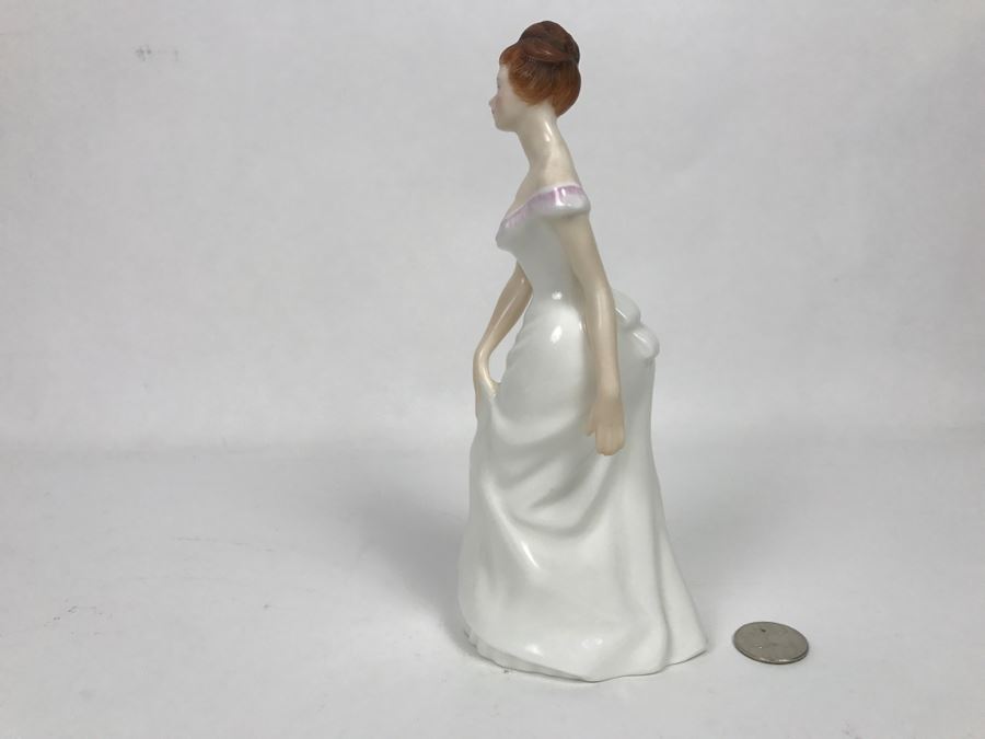 Vintage Royal Doulton Figurine Linda HN 2758 Modelled By Eric J. Griffiths [Photo 7]