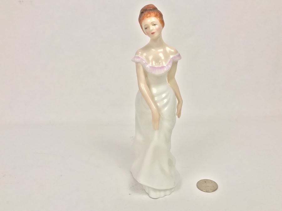 Vintage Royal Doulton Figurine Linda HN 2758 Modelled By Eric J. Griffiths [Photo 1]