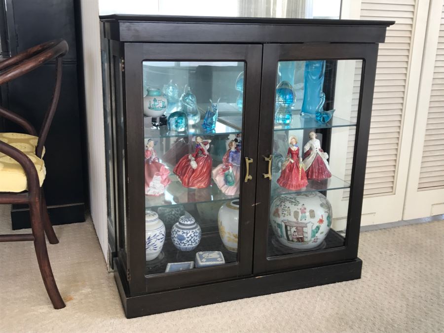 Small Chinoiserie Curio Display Cabinet [Photo 3]