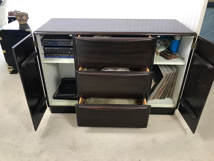 UPDATE - Mid-Century Modern Heywood-Wakefield Chest Of Drawers Cabinet Sold Empty - Great Stereo Cabinet (Sides Of Both Doors Have Scratches) [Photo 6]