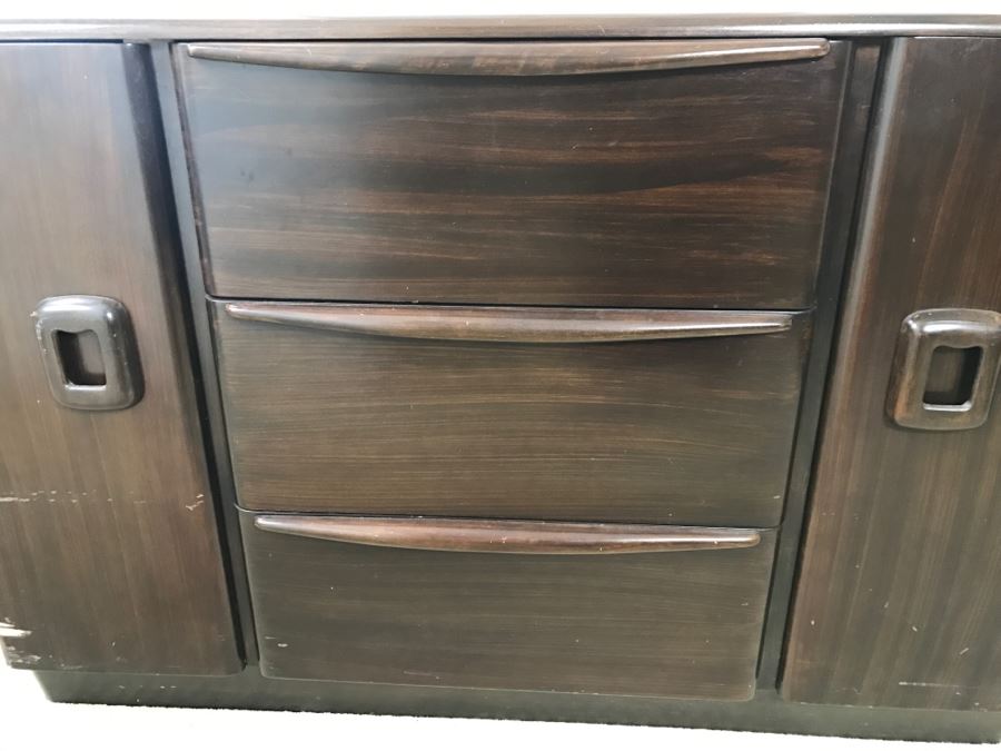 UPDATE - Mid-Century Modern Heywood-Wakefield Chest Of Drawers Cabinet Sold Empty - Great Stereo Cabinet (Sides Of Both Doors Have Scratches) [Photo 5]