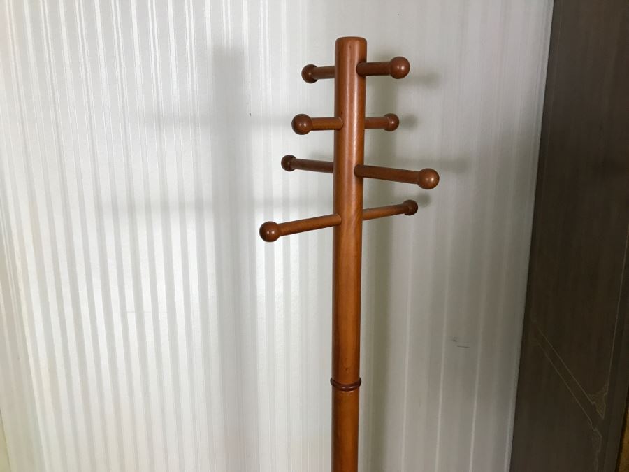 Vintage Wooden Coat Rack [Photo 2]