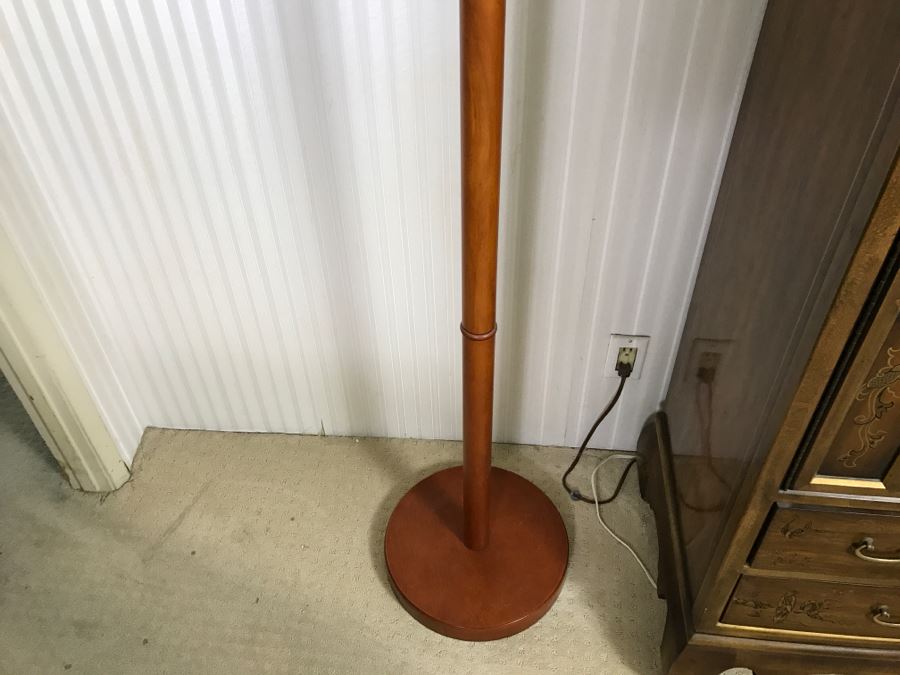 Vintage Wooden Coat Rack [Photo 3]