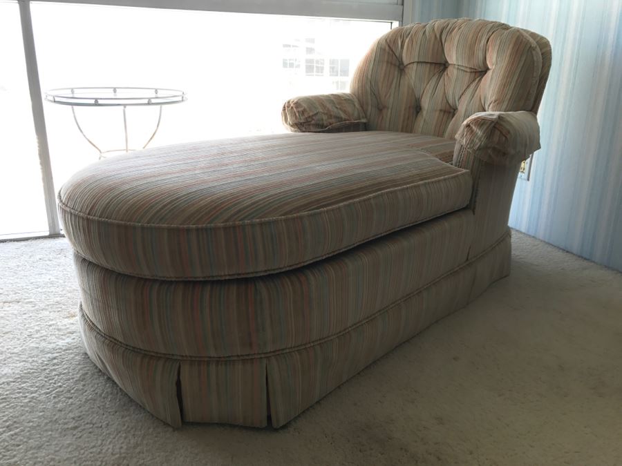 Vintage Upholstered Chaise Lounge Chair [Photo 3]
