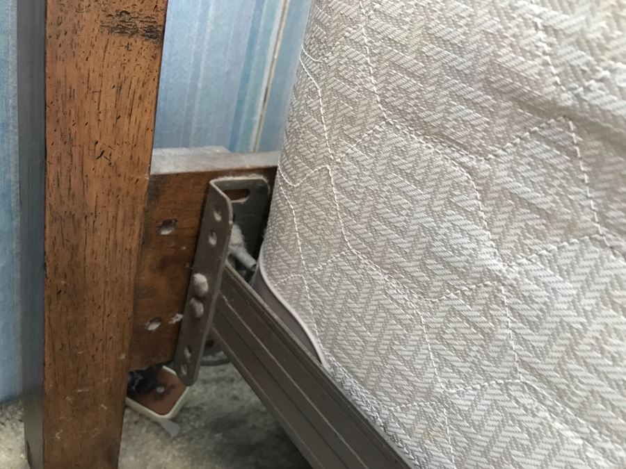 Drexel Heritage Matching Cane Panel King Size Headboard With Metal Bed Frame (No Mattress) [Photo 8]