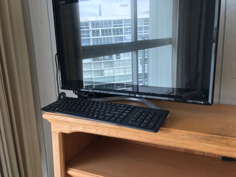 SONY Vaio Computer Model VPCL213FX With Keyboard [Photo 3]