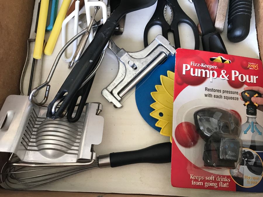 Various Kitchen Utensil Lot [Photo 15]