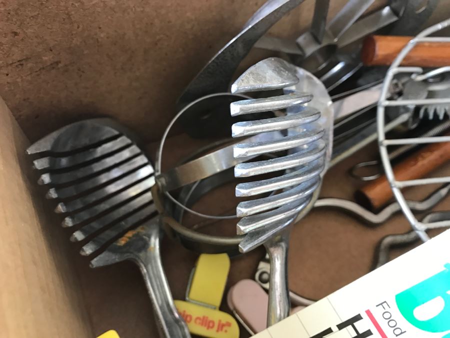 Various Kitchen Utensil Lot [Photo 3]