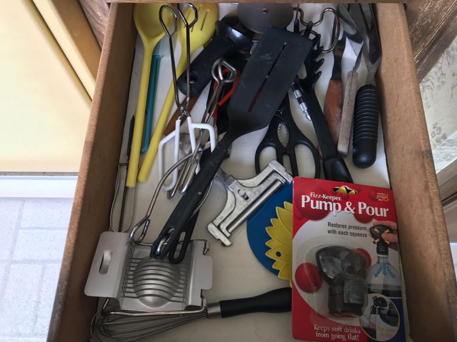 Various Kitchen Utensil Lot [Photo 14]
