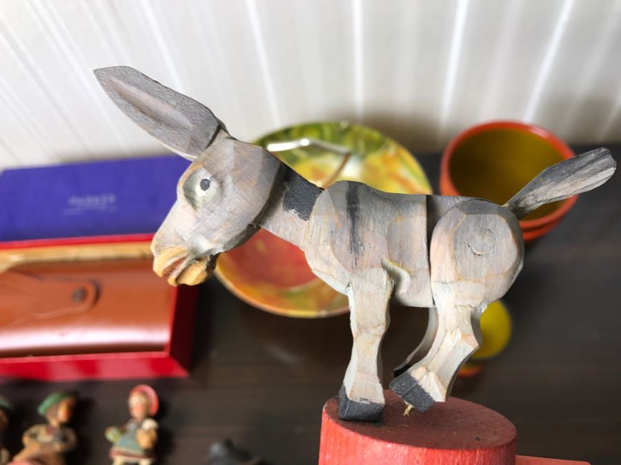 Carved Wooden Wine Stoppers, Vintage NOS Parker Flask, Wooden Russian Cups and Handled Dish [Photo 4]