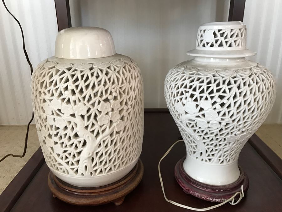 Vintage Pair Of Asian 1950s White Porcelain Blanc De Chine Ginger Jar Table Lamps - Needs Rewiring And Lamp Components - See Photos [Photo 1]