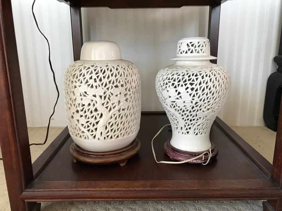 Vintage Pair Of Asian 1950s White Porcelain Blanc De Chine Ginger Jar Table Lamps - Needs Rewiring And Lamp Components - See Photos [Photo 3]