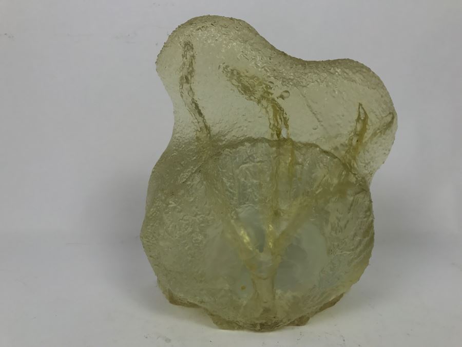 Fish Swimming In Ocean Seashell Resin Sculpture [Photo 9]