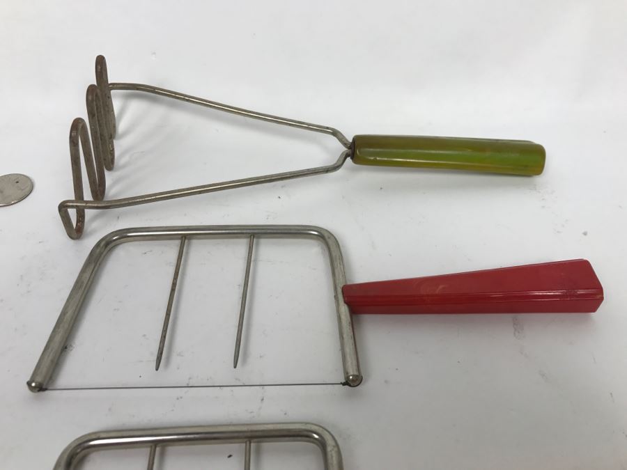 Vintage Kitchen Utensils With Bakelite Handles [Photo 7]