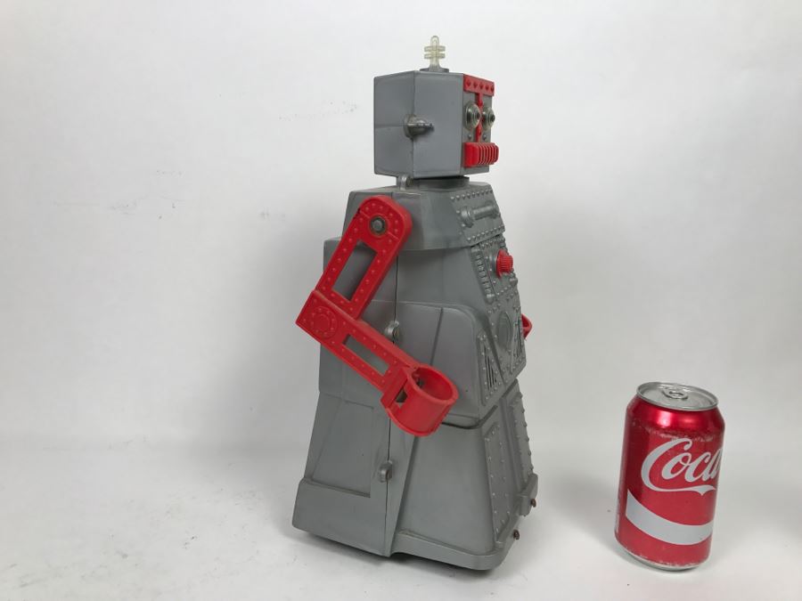 Vintage Mechanical Wind-Up Robot For Display - Not Working [Photo 10]