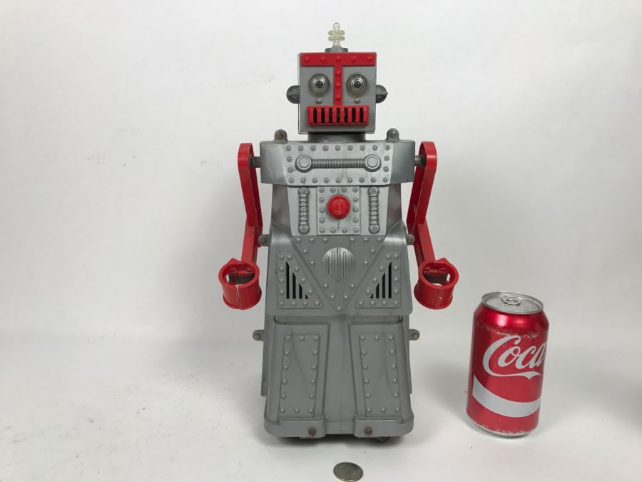 Vintage Mechanical Wind-Up Robot For Display - Not Working [Photo 3]