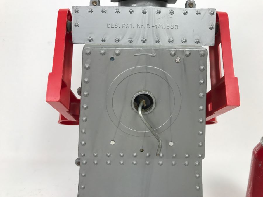 Vintage Mechanical Wind-Up Robot For Display - Not Working [Photo 13]