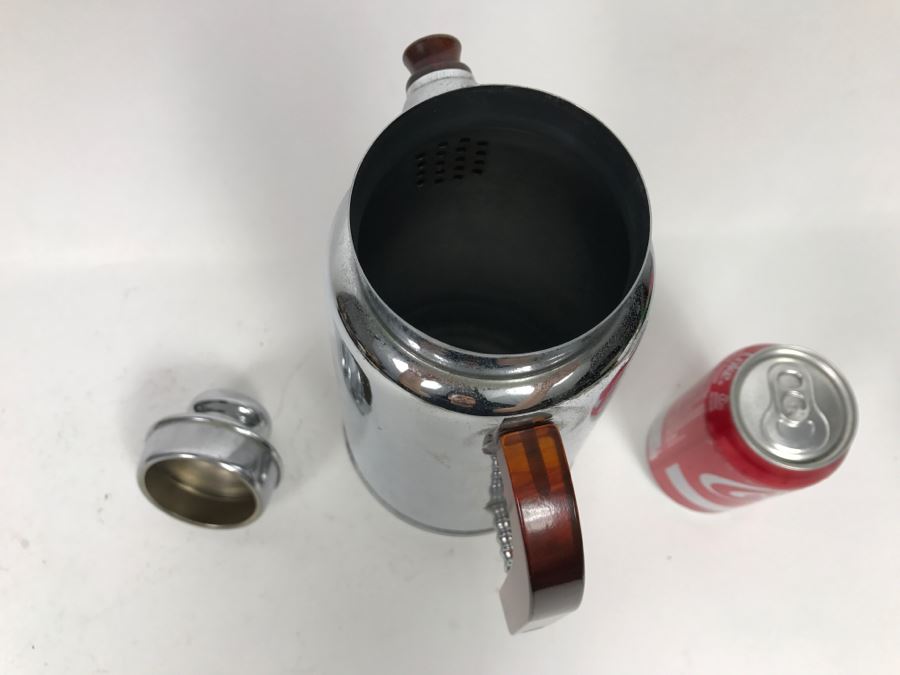 LB Chromium Plated Cocktail Shaker With Handle And Spout [Photo 4]