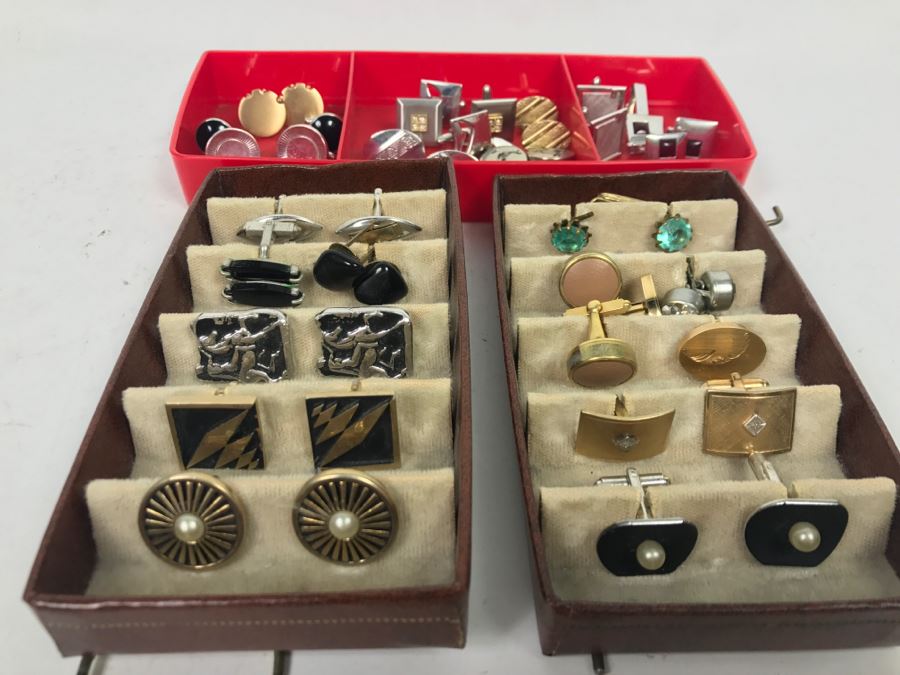 Vintage Collection On Men's Cufflinks And Tie Clips