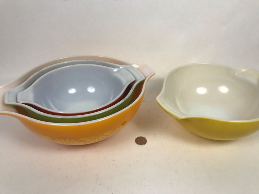 Set Of (4) Vintage Pyrex Mixing Bowls [Photo 6]