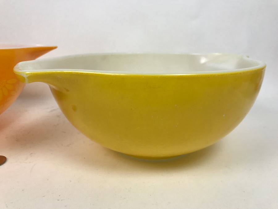 Set Of (4) Vintage Pyrex Mixing Bowls [Photo 10]