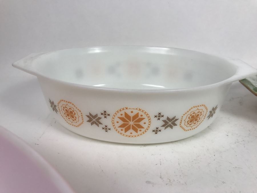 Set Of (5) Vintage Pyrex Dishes And Bowls Some With Lids [Photo 10]