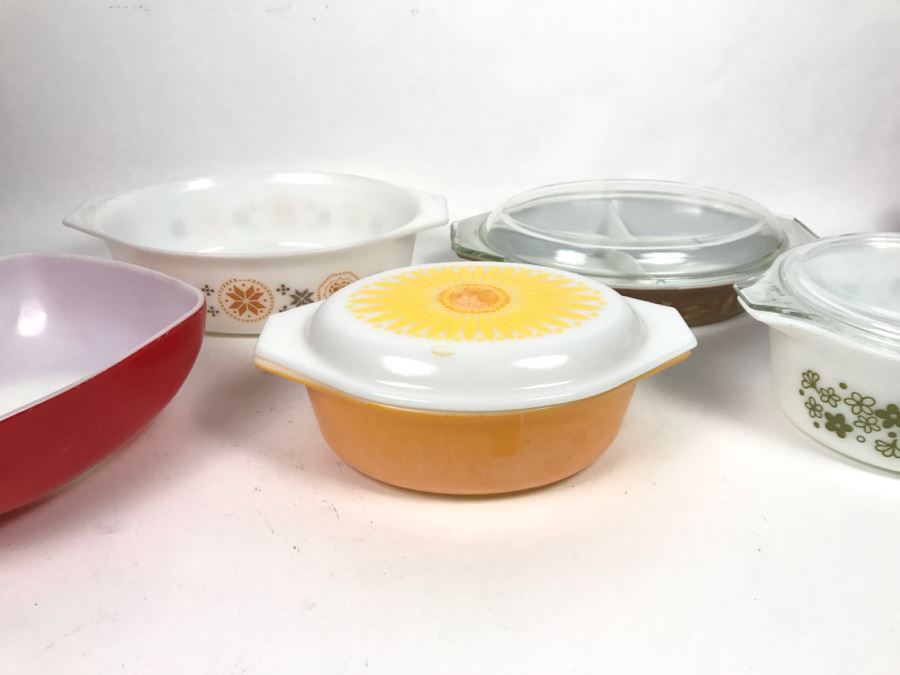 Set Of (5) Vintage Pyrex Dishes And Bowls Some With Lids [Photo 2]