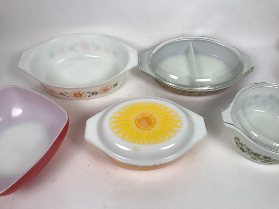 Set Of (5) Vintage Pyrex Dishes And Bowls Some With Lids [Photo 3]