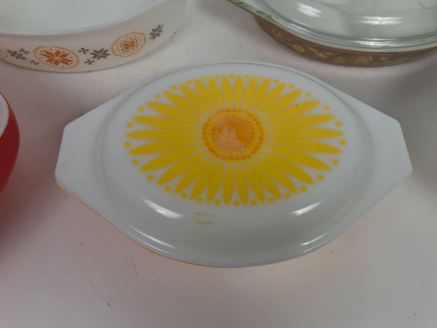 Set Of (5) Vintage Pyrex Dishes And Bowls Some With Lids [Photo 4]