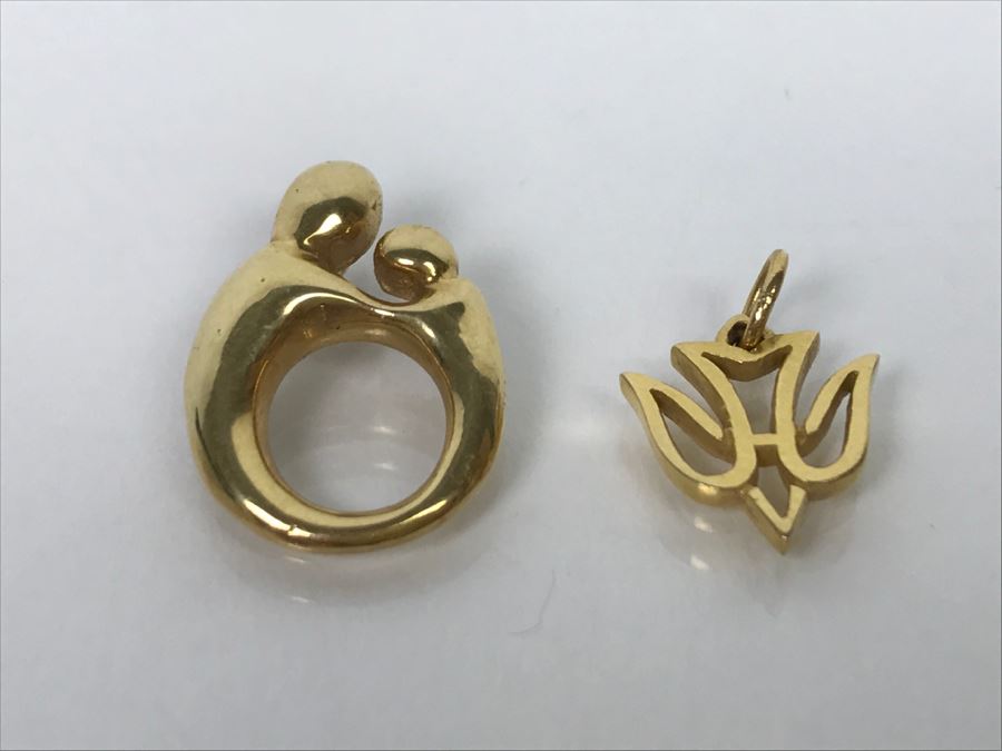 Pair Of 14k Yellow Gold Pendants Mother And Child Pendant And Bird Pendant 2.8g [Photo 2]