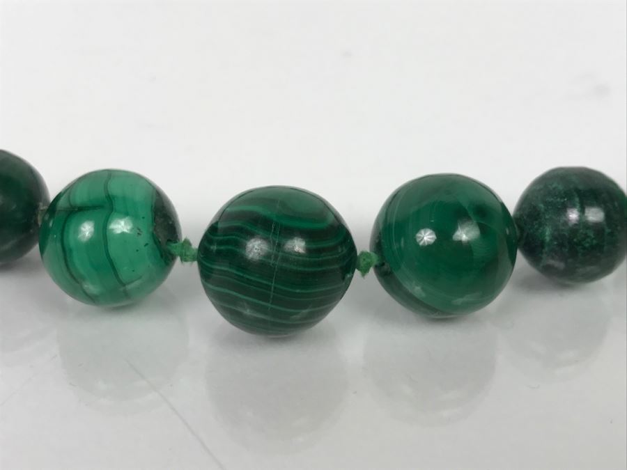 Graduated Malachite Polished Stone Necklace [Photo 4]