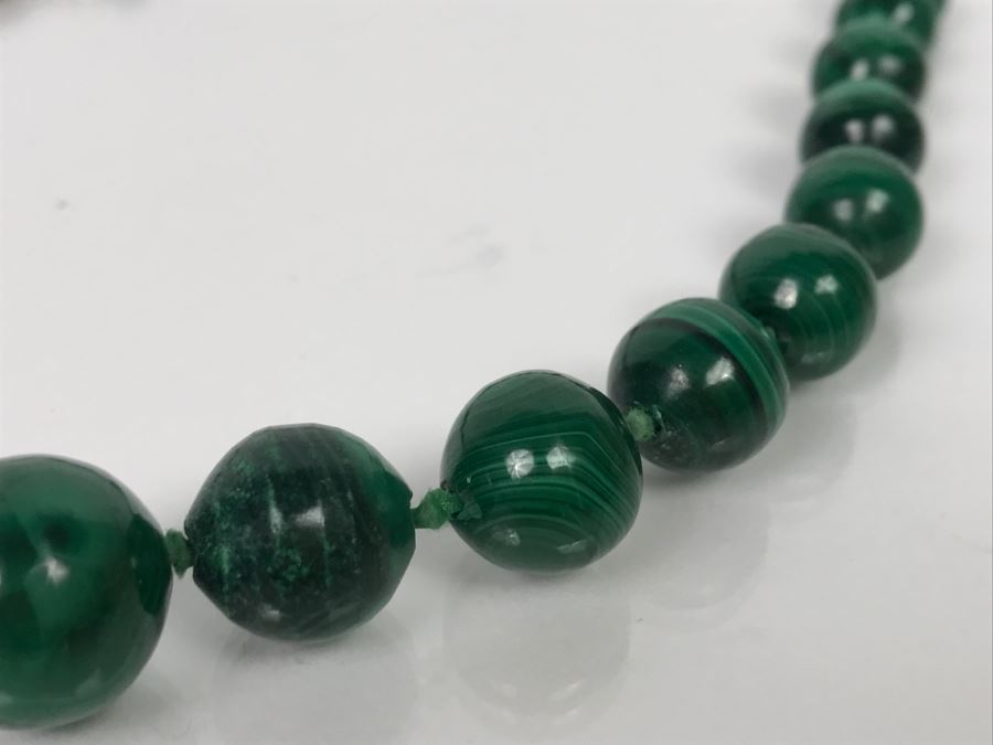 Graduated Malachite Polished Stone Necklace [Photo 5]