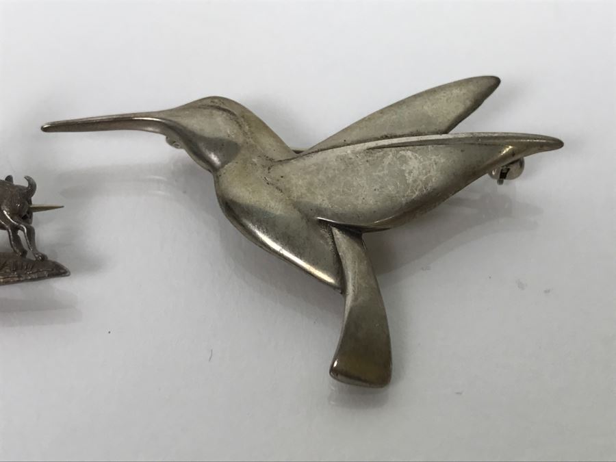 Pair Of Sterling Silver Brooches Pins Hummingbird Hand & Hammer And Jumping Reindeer 10.3g [Photo 3]