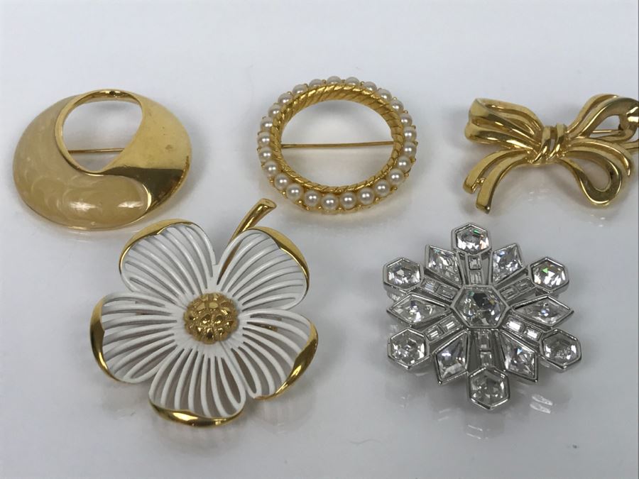 Signed Costume Jewelry Lot With Swarovski, Monet, Napier And Trifari [Photo 4]