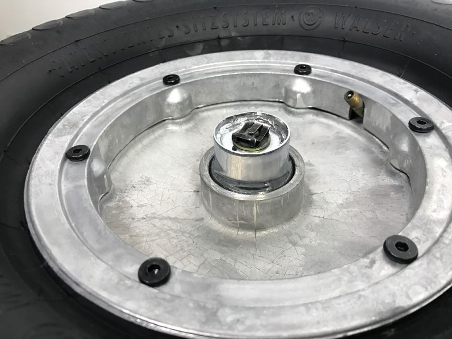 Topstar Sitzsystem Walser Ergonomic Adjustable Stool With Inflatable Tire Base [Photo 11]