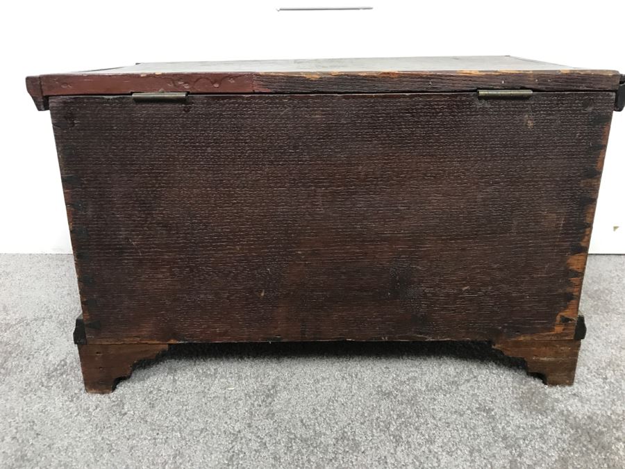 Antique Primitive Tongue And Groove Footed Box Purchased In Leihigh Valley PA From Early 19th Century Farm House [Photo 15]