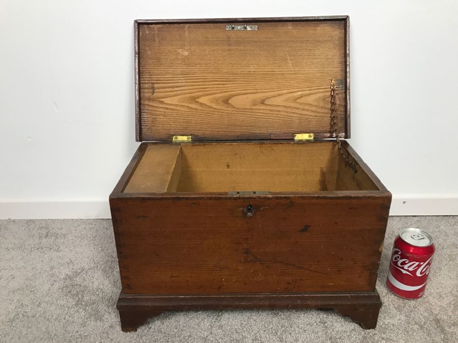 Antique Primitive Tongue And Groove Footed Box Purchased In Leihigh Valley PA From Early 19th Century Farm House [Photo 3]