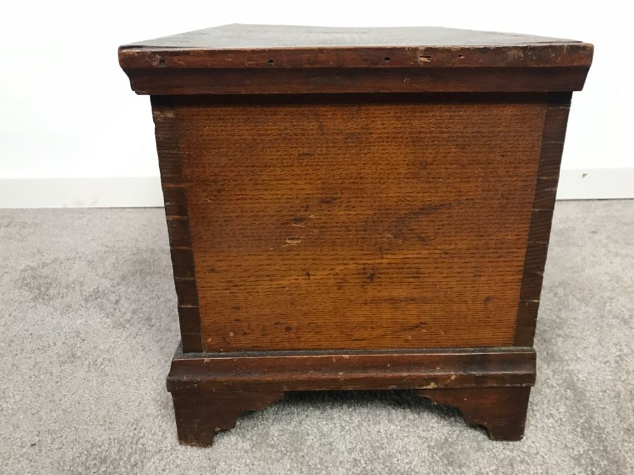 Antique Primitive Tongue And Groove Footed Box Purchased In Leihigh Valley PA From Early 19th Century Farm House [Photo 14]