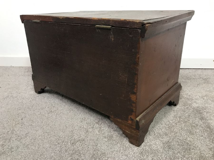 Antique Primitive Tongue And Groove Footed Box Purchased In Leihigh Valley PA From Early 19th Century Farm House [Photo 17]