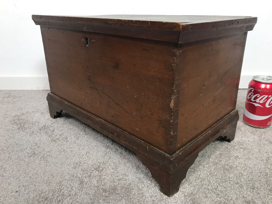 Antique Primitive Tongue And Groove Footed Box Purchased In Leihigh Valley PA From Early 19th Century Farm House [Photo 10]
