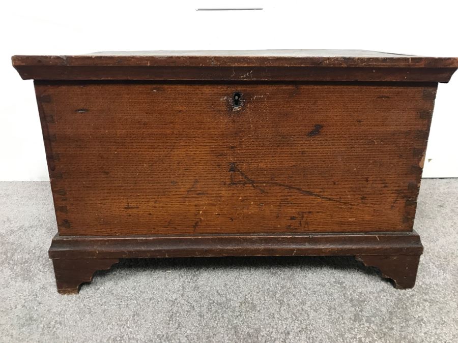 Antique Primitive Tongue And Groove Footed Box Purchased In Leihigh Valley PA From Early 19th Century Farm House [Photo 4]