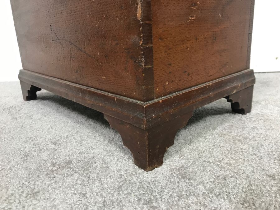 Antique Primitive Tongue And Groove Footed Box Purchased In Leihigh Valley PA From Early 19th Century Farm House [Photo 13]
