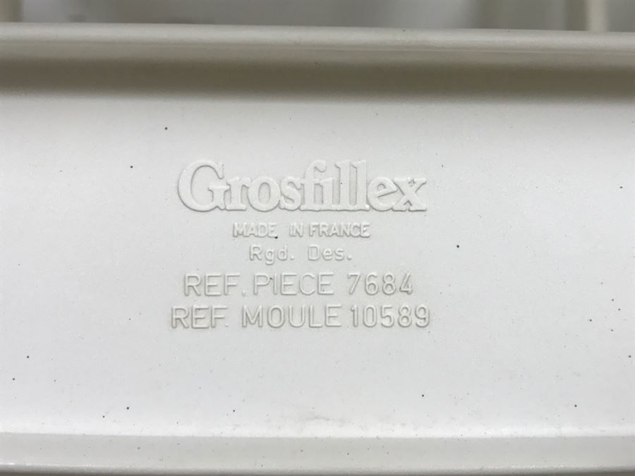 Set Of (8) White Folding Chairs By Grosfillex From France - Note That One Chair Has Some Wear On Sides [Photo 9]